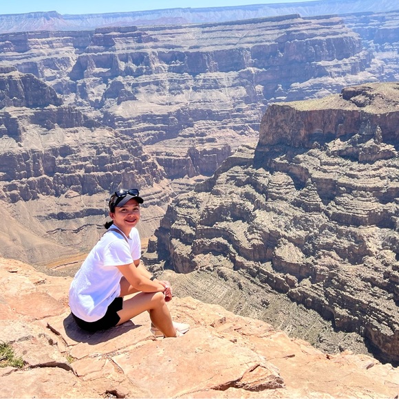 Meet your Posher, Yen - Picture 9 of 17